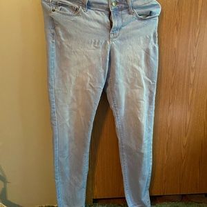 Light Wash Blue Jeans